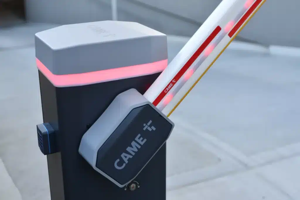 Barrier arm gate
